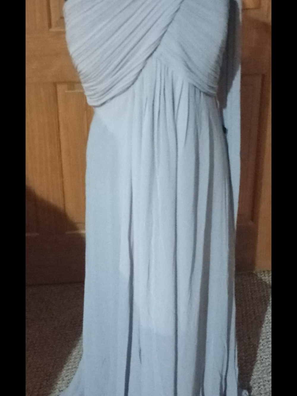 Elegant Pleated Maxi Dress in Light Gray